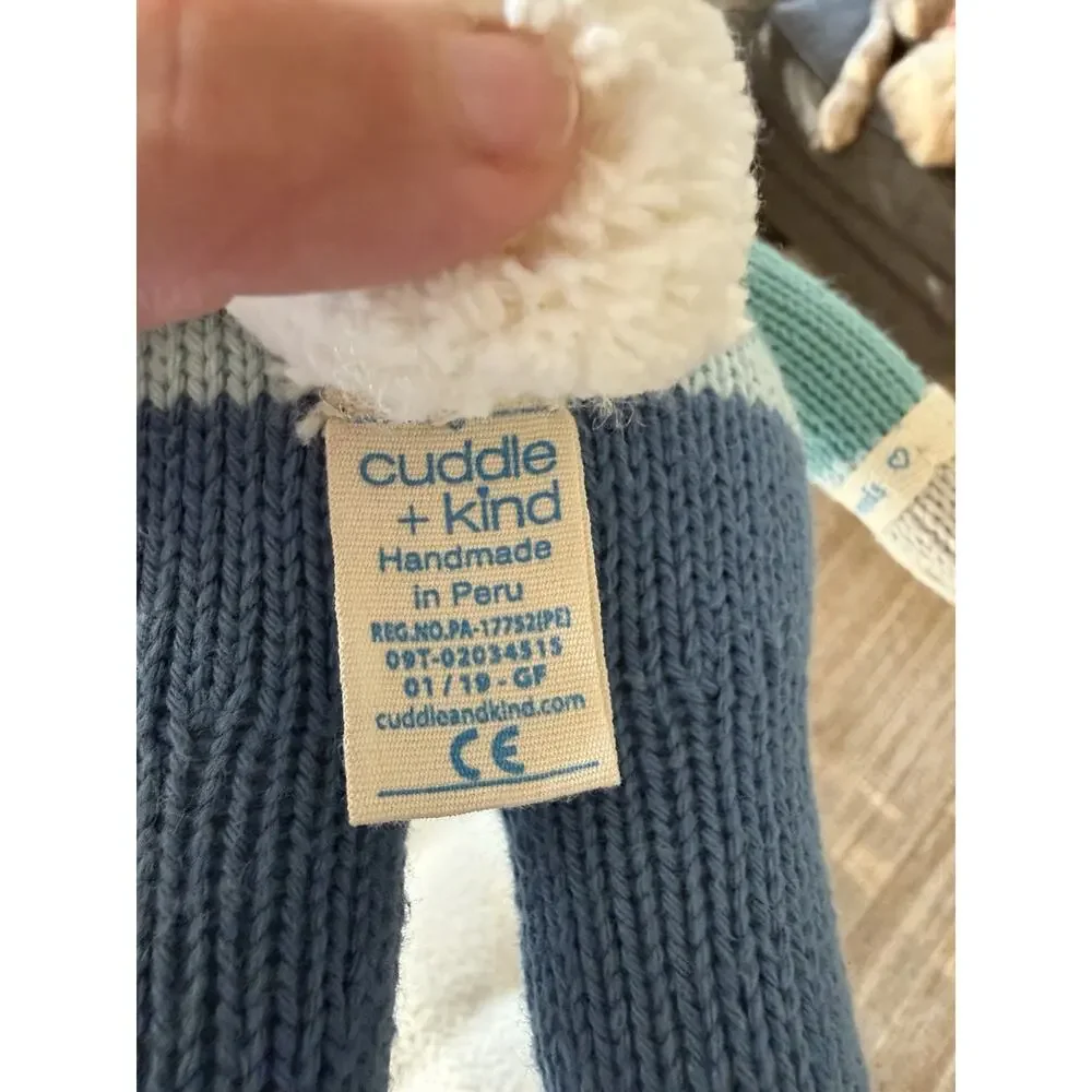 Cuddle + Kind cuddle kind